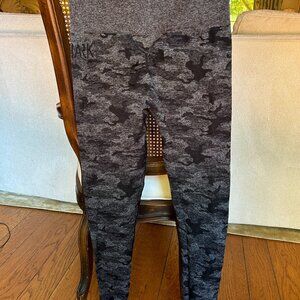 Gymshark leggings camo M